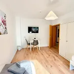 Bege Cityapartment *